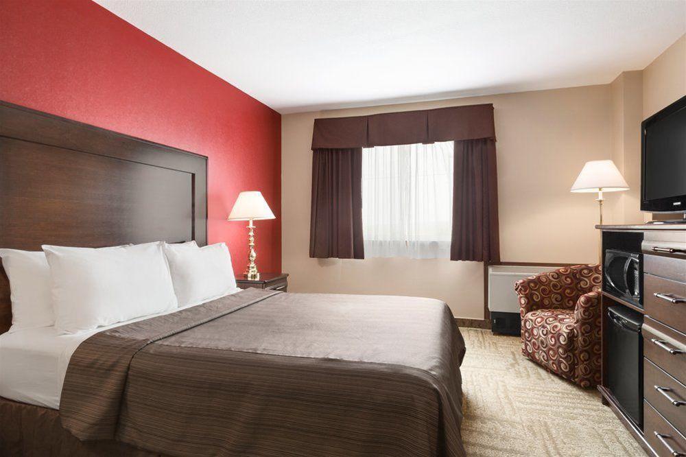 Coast Swift Current Hotel Extérieur photo