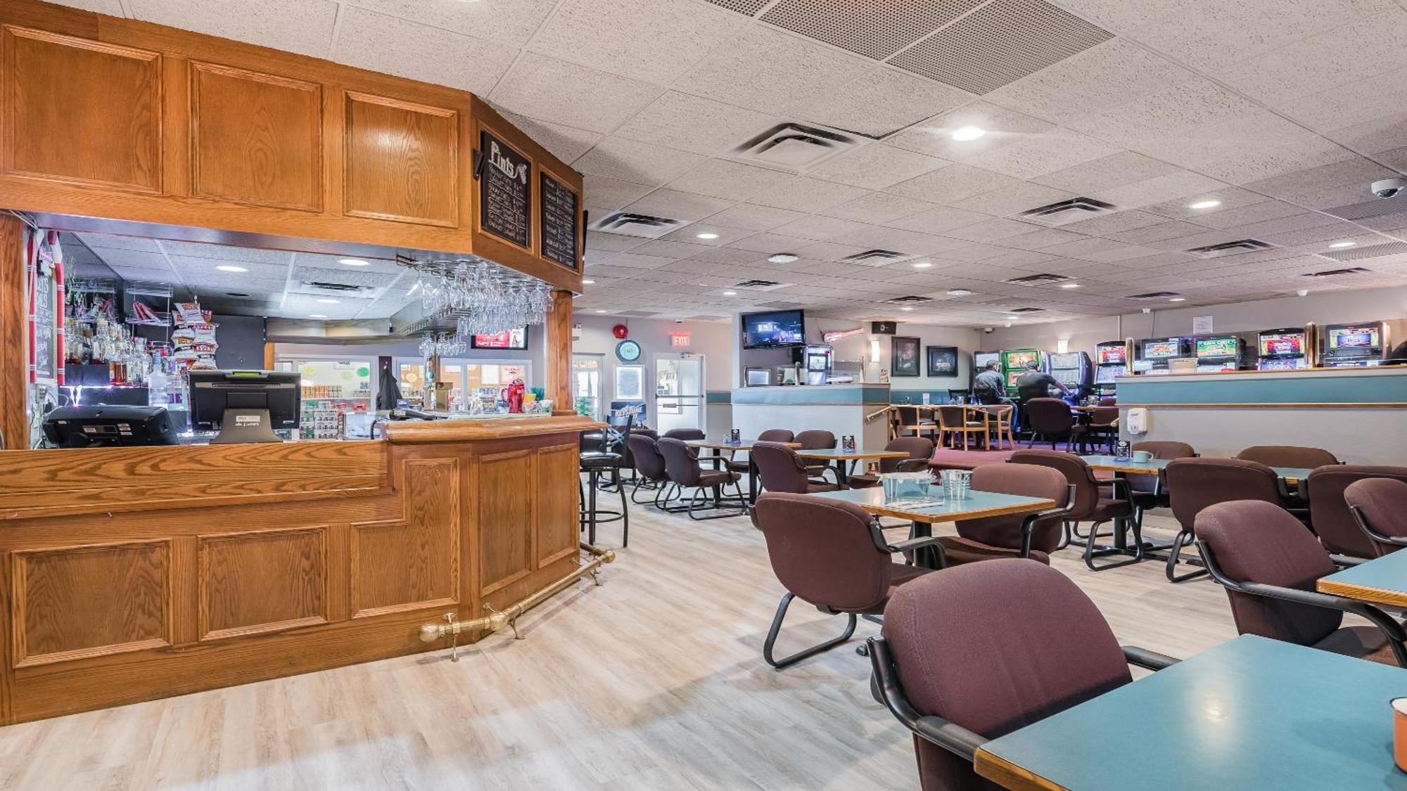 Coast Swift Current Hotel Extérieur photo