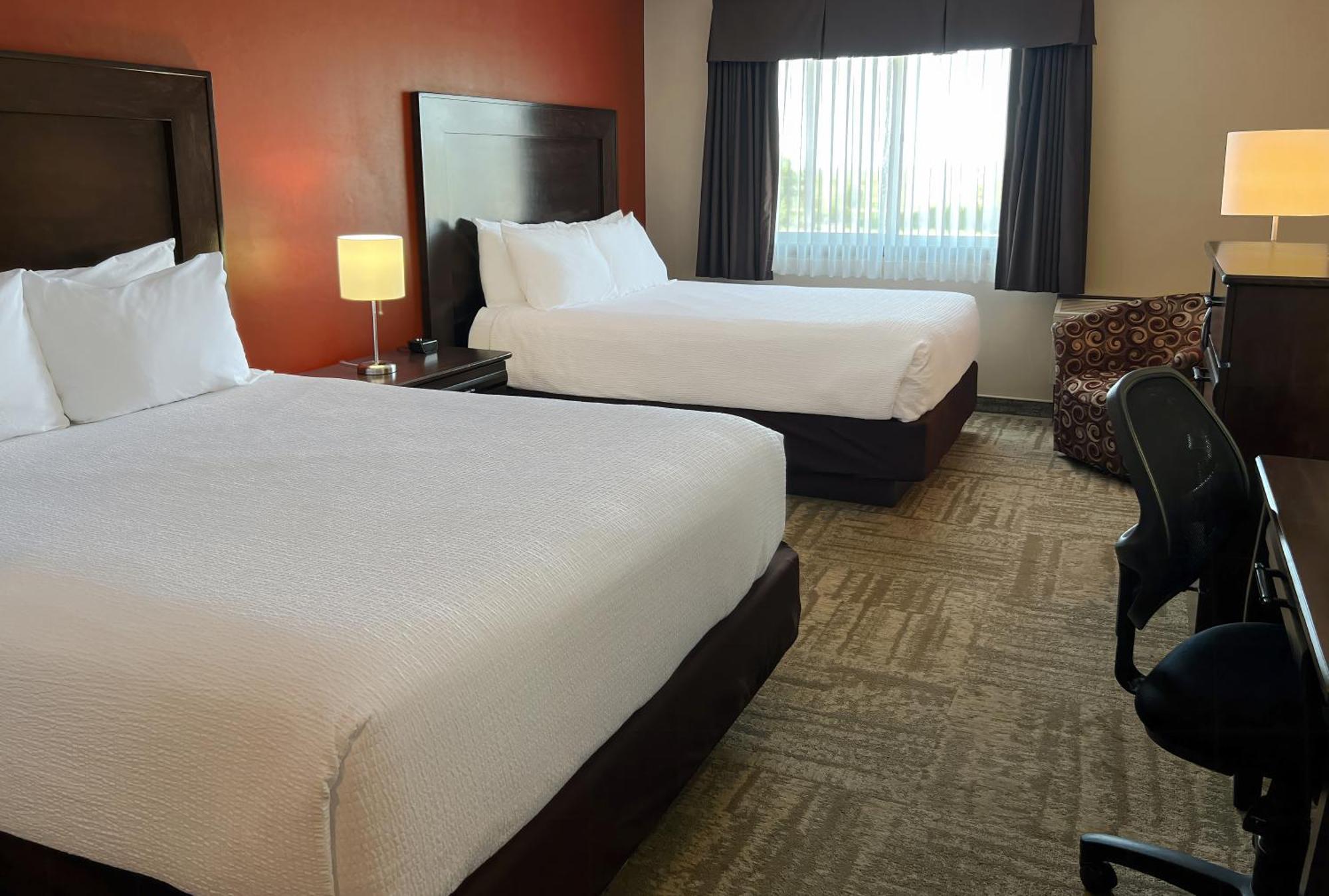 Coast Swift Current Hotel Extérieur photo
